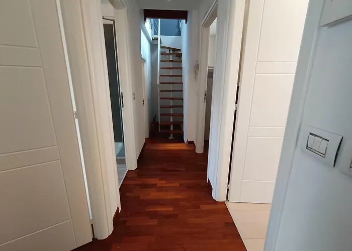 Elegantemente Arredata بيت للعطل