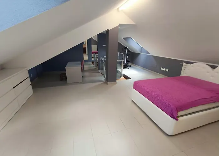 Elegantemente Arredata *