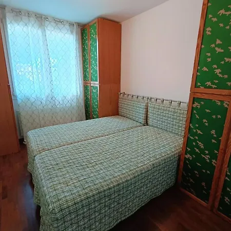 Elegantemente Arredata קרביה