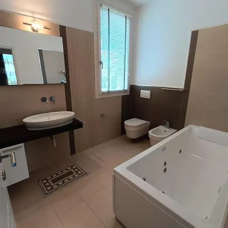 Elegantemente Arredata