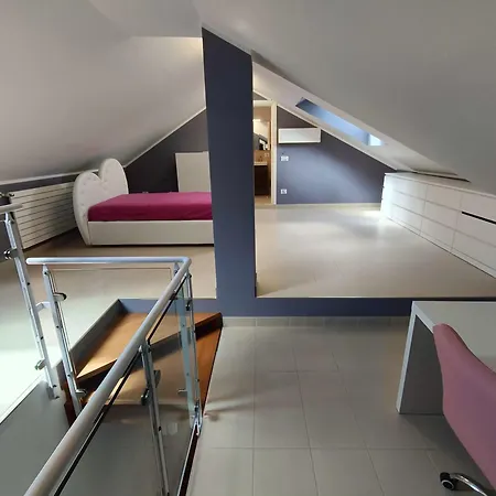 Elegantemente Arredata * チェルヴィア