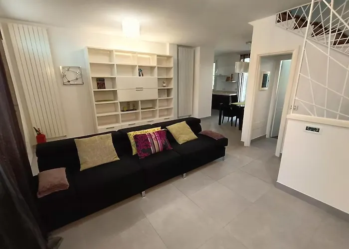 別荘 Elegantemente Arredata チェルヴィア